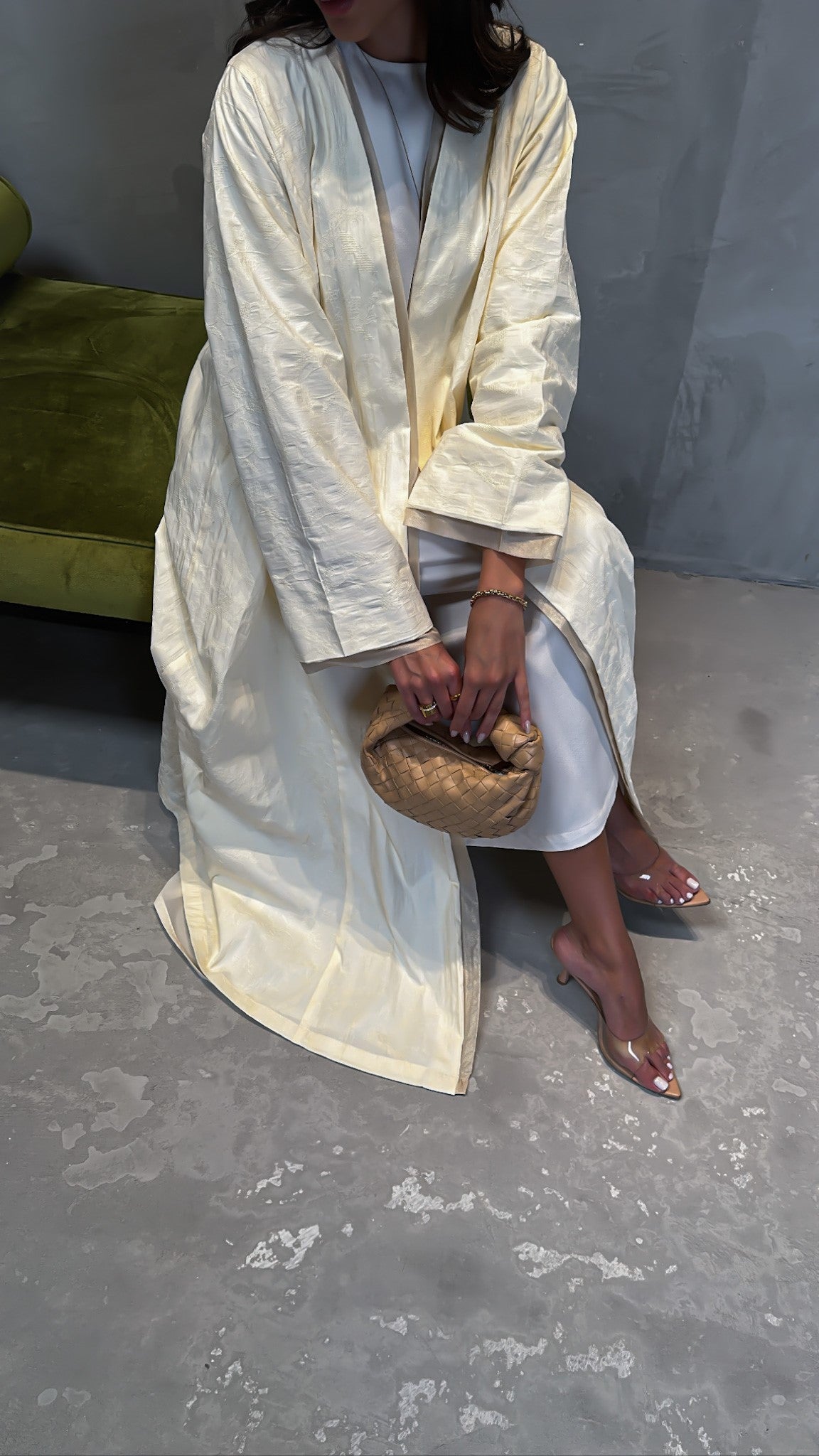 White linen crepe Abaya