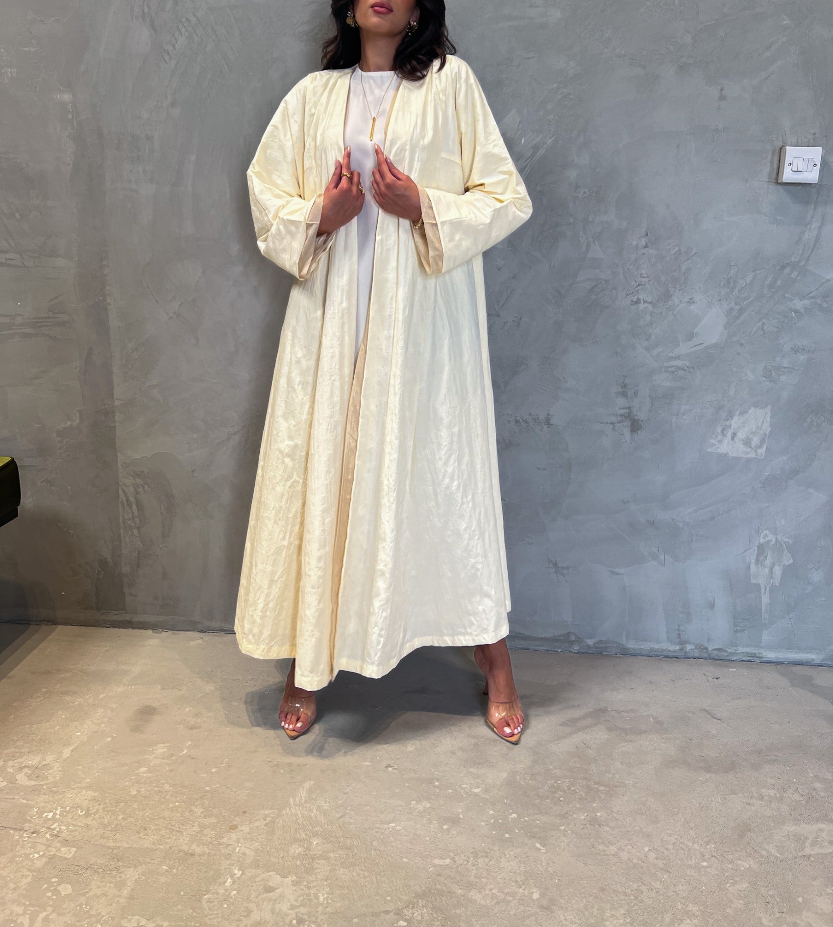 White linen crepe Abaya